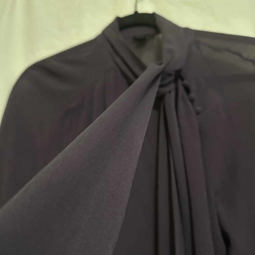 Elegant purple tie at the neck Blouse with Tie Neck and three buttons